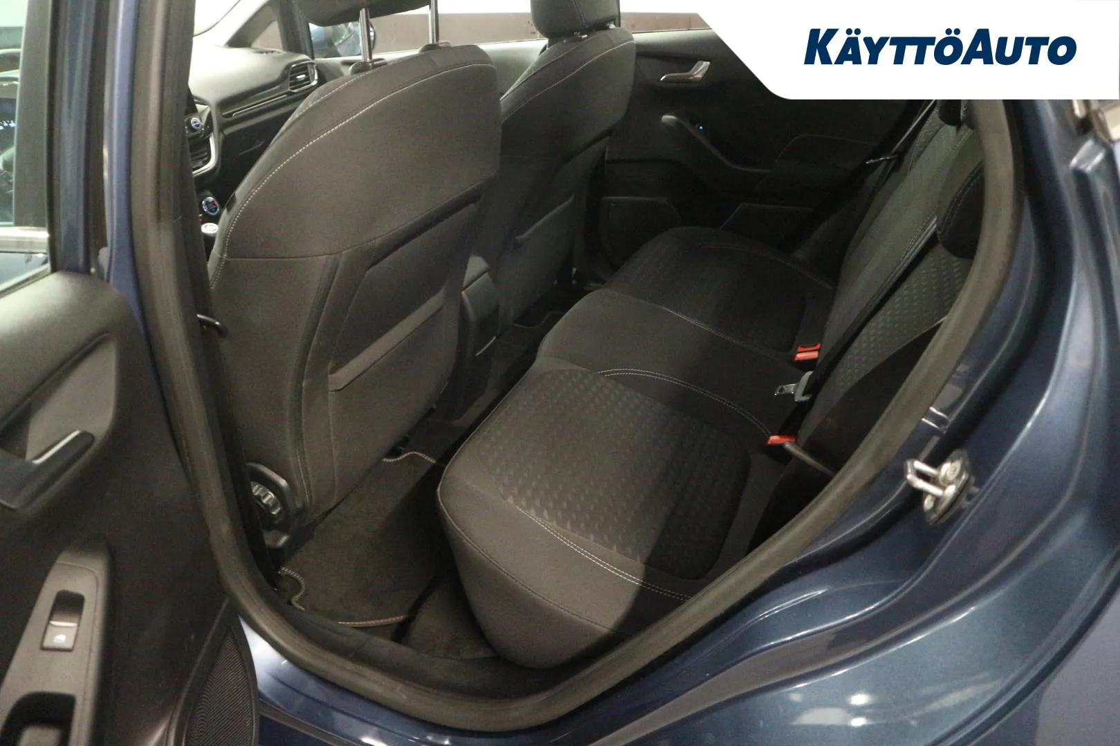 FORD Fiesta ZNE-614 carousel image