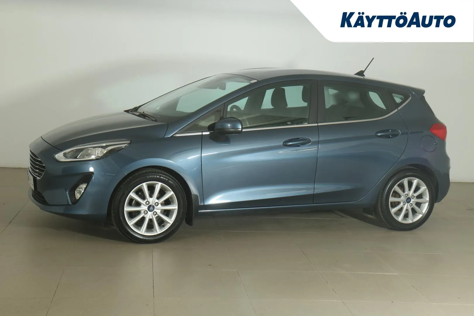 FORD Fiesta ZNE-614 carousel image