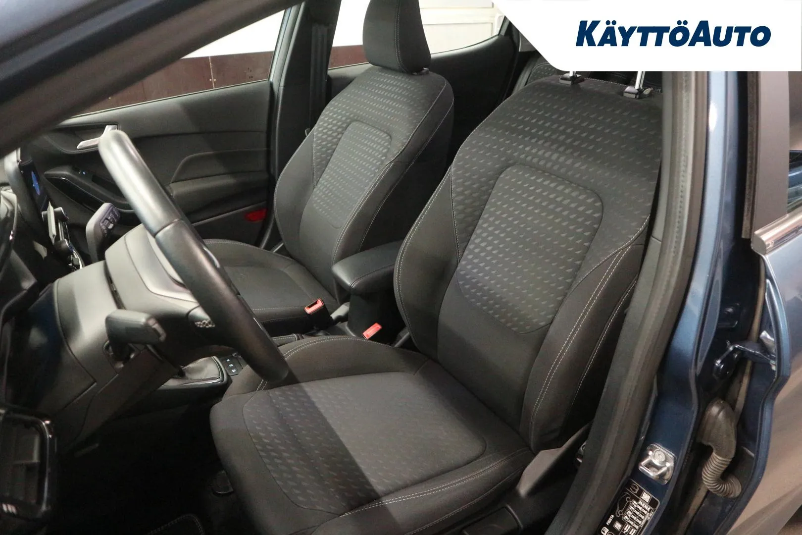 FORD Fiesta ZNE-614 carousel image