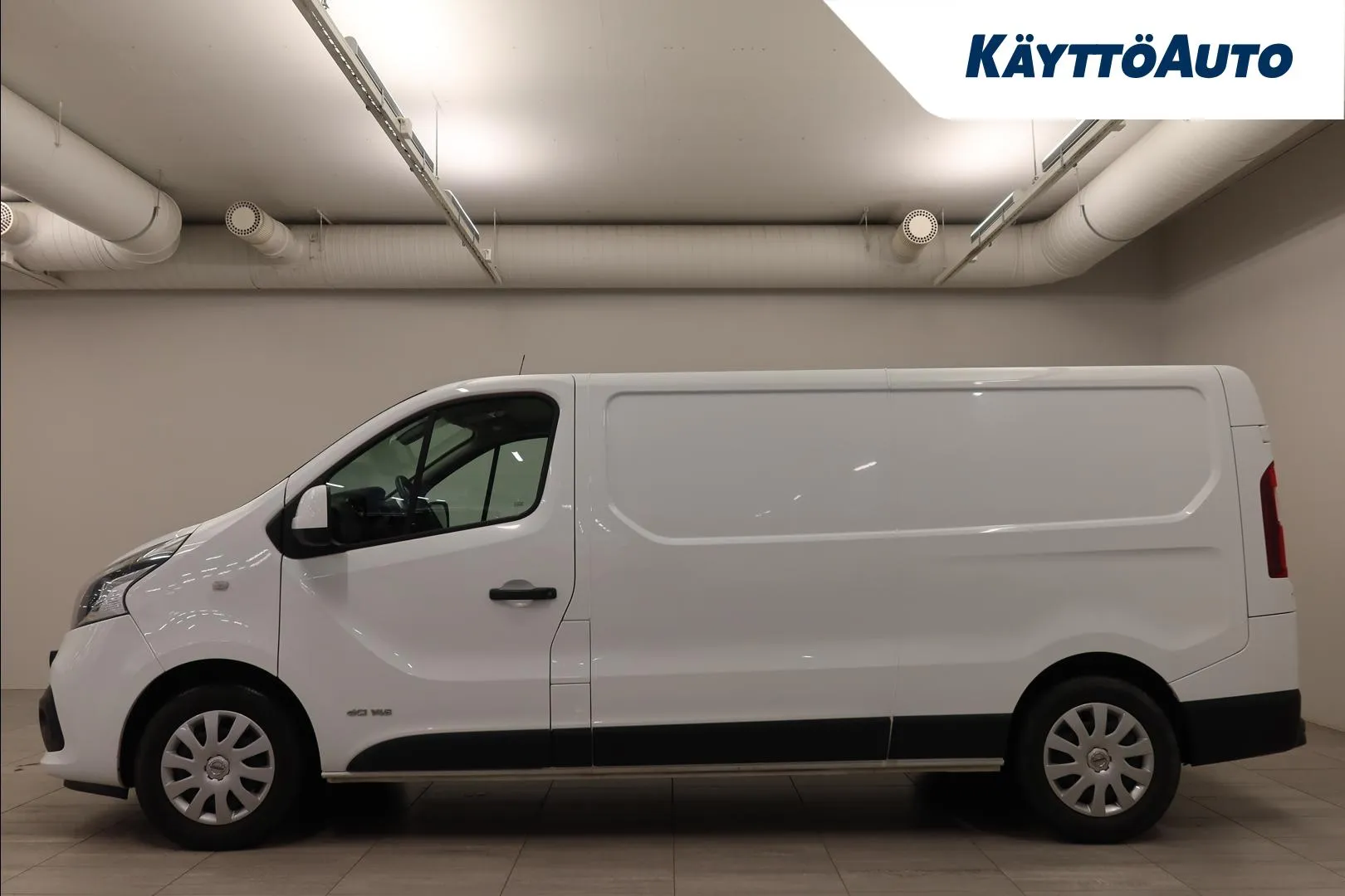 Nissan NV300 YLP-130 carousel image