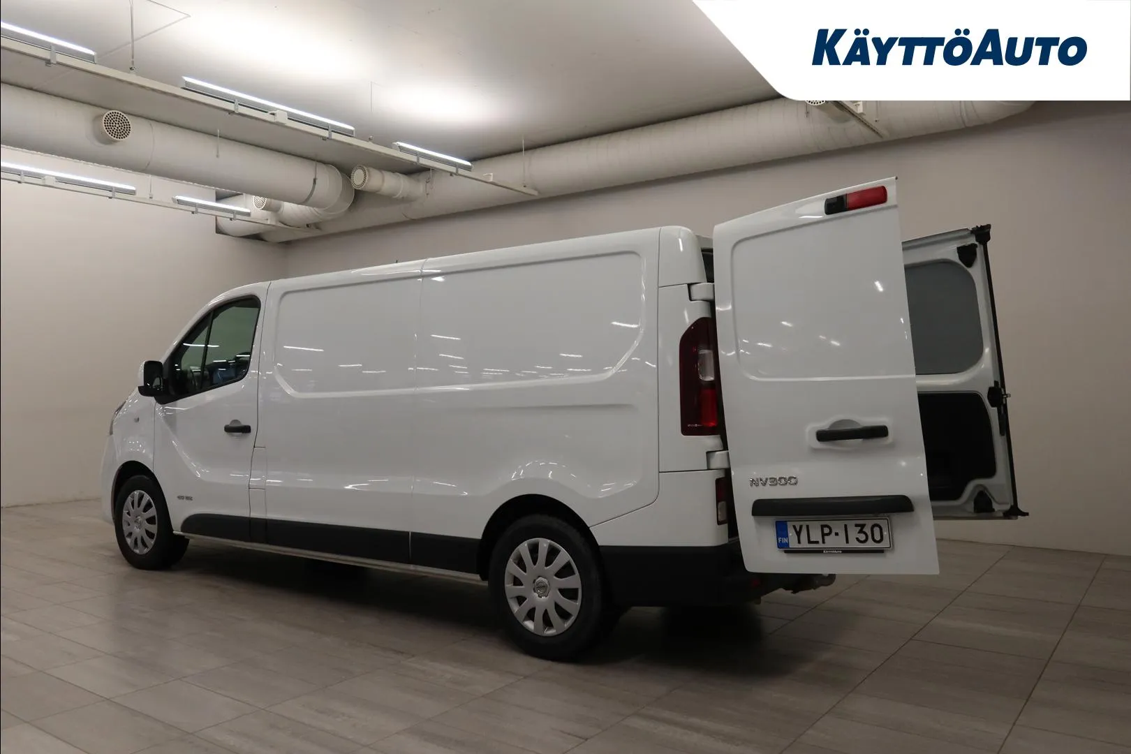 Nissan NV300 YLP-130 carousel image