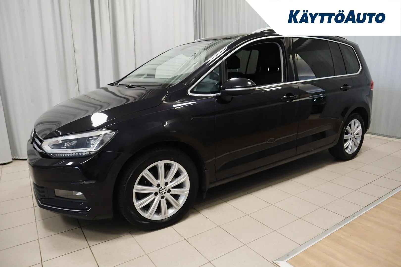 VOLKSWAGEN Touran BXK-286 carousel image