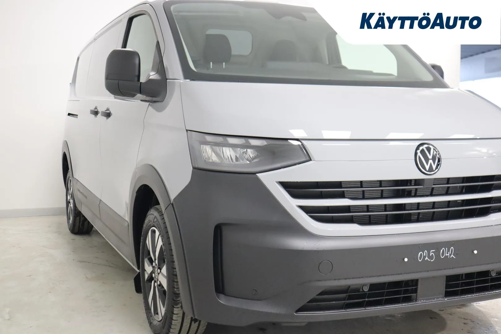 Volkswagen Transporter CSH-368 carousel image