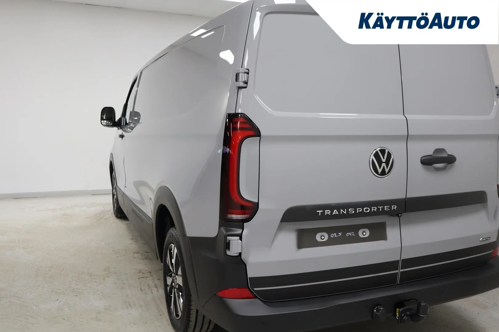 Volkswagen Transporter CSH-368 carousel image