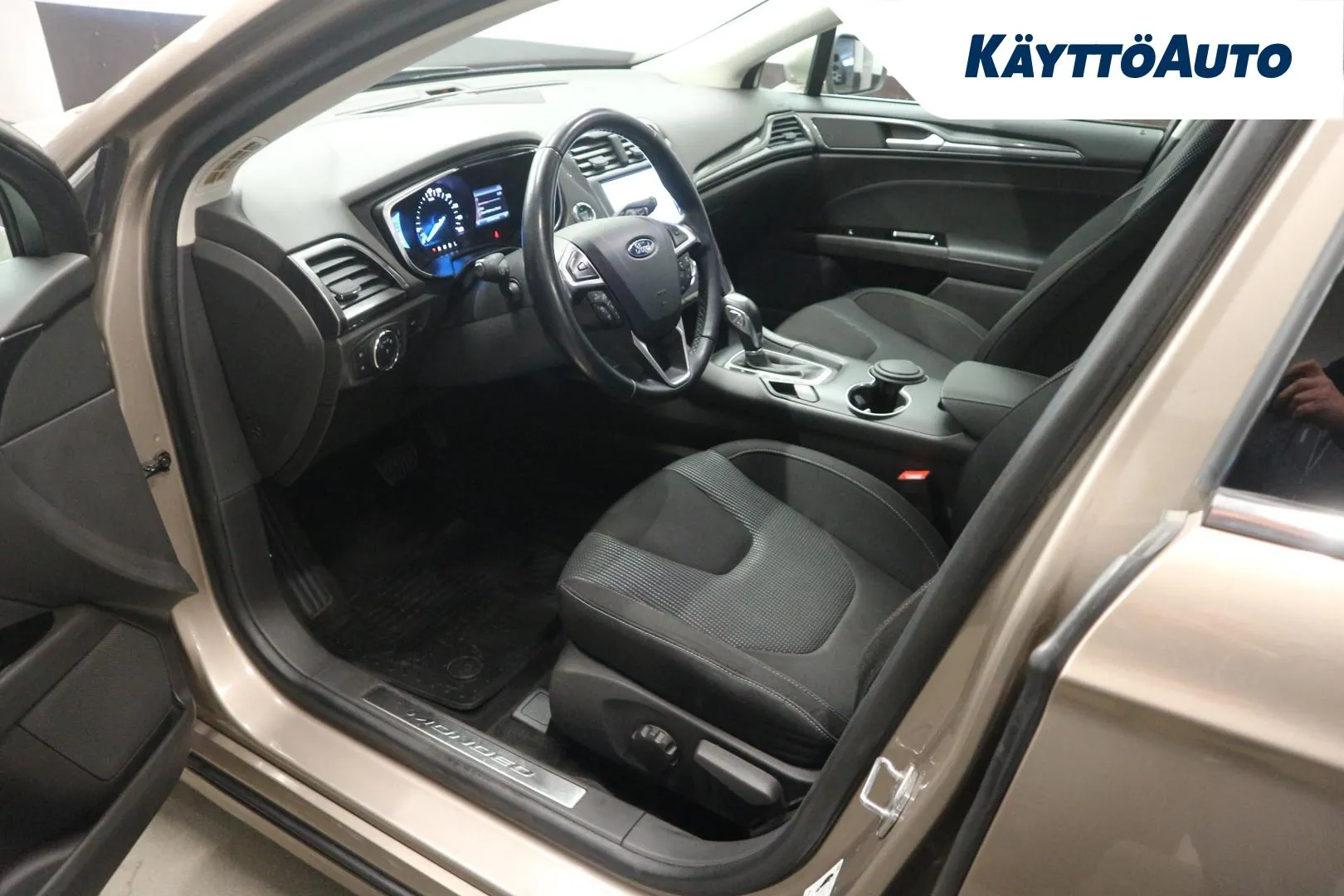FORD Mondeo OZA-625 carousel image