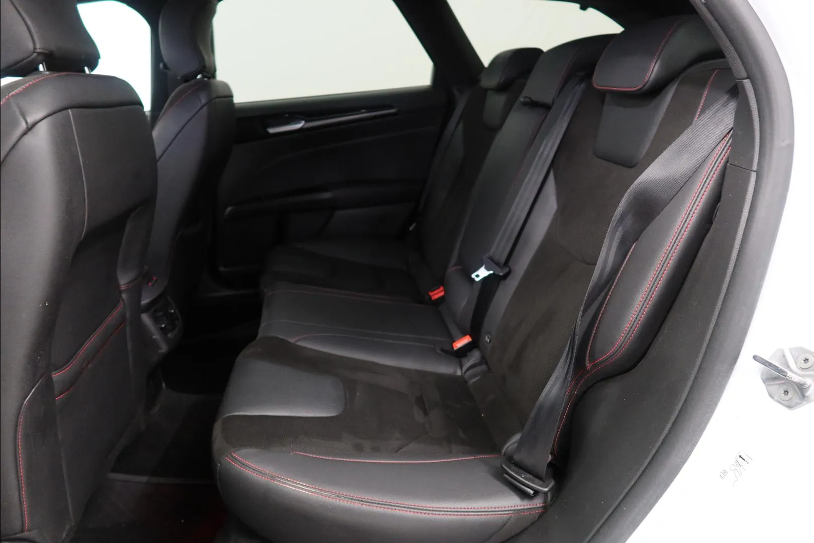 FORD Mondeo JMC-412 carousel image