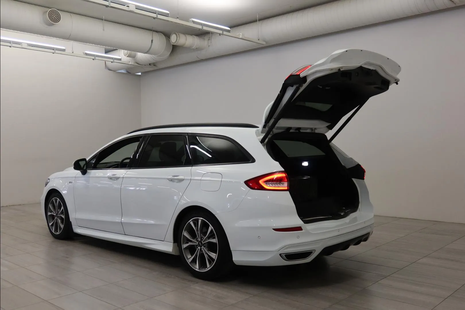 FORD Mondeo JMC-412 carousel image