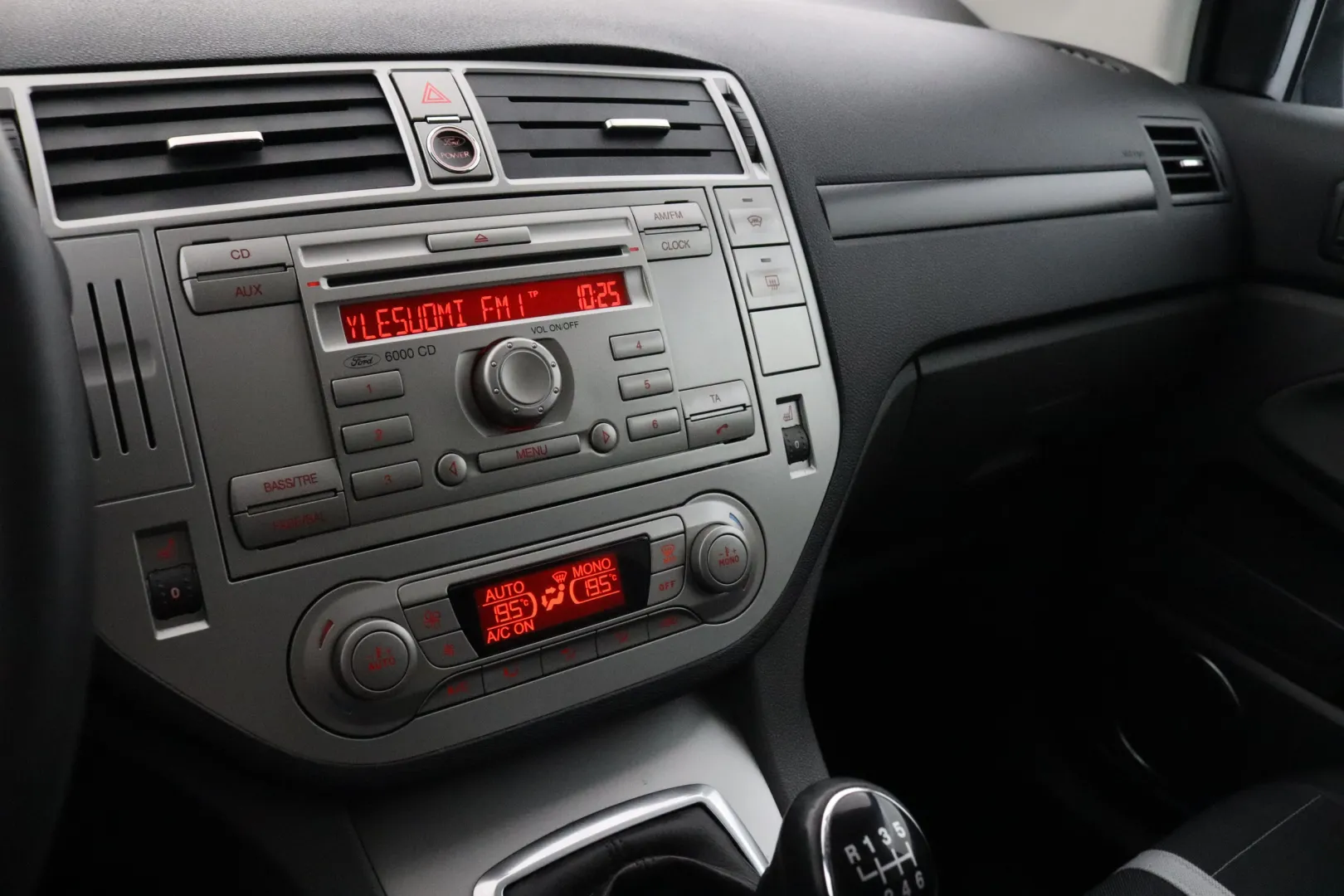 FORD Kuga JHR-469 carousel image