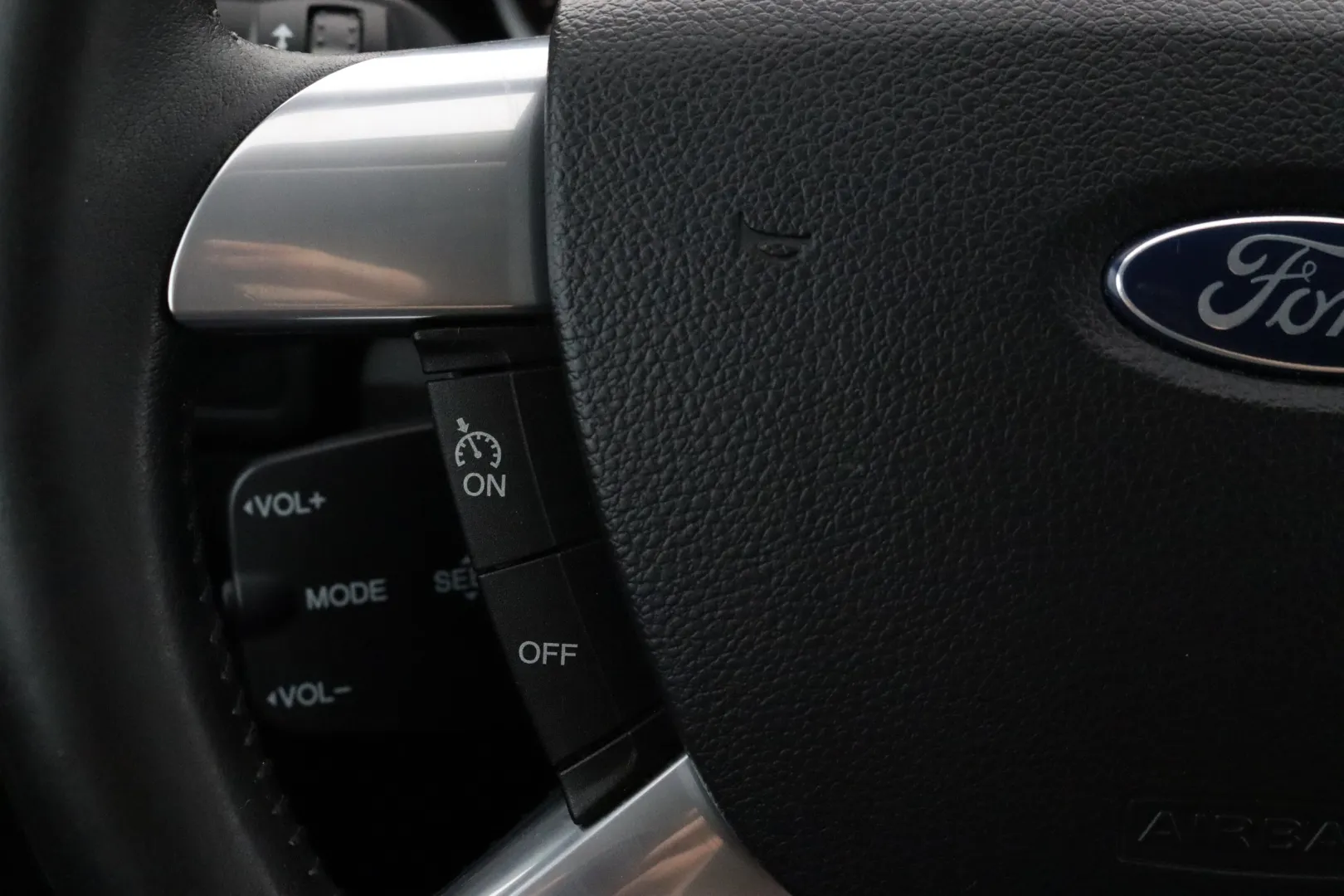FORD Kuga JHR-469 carousel image