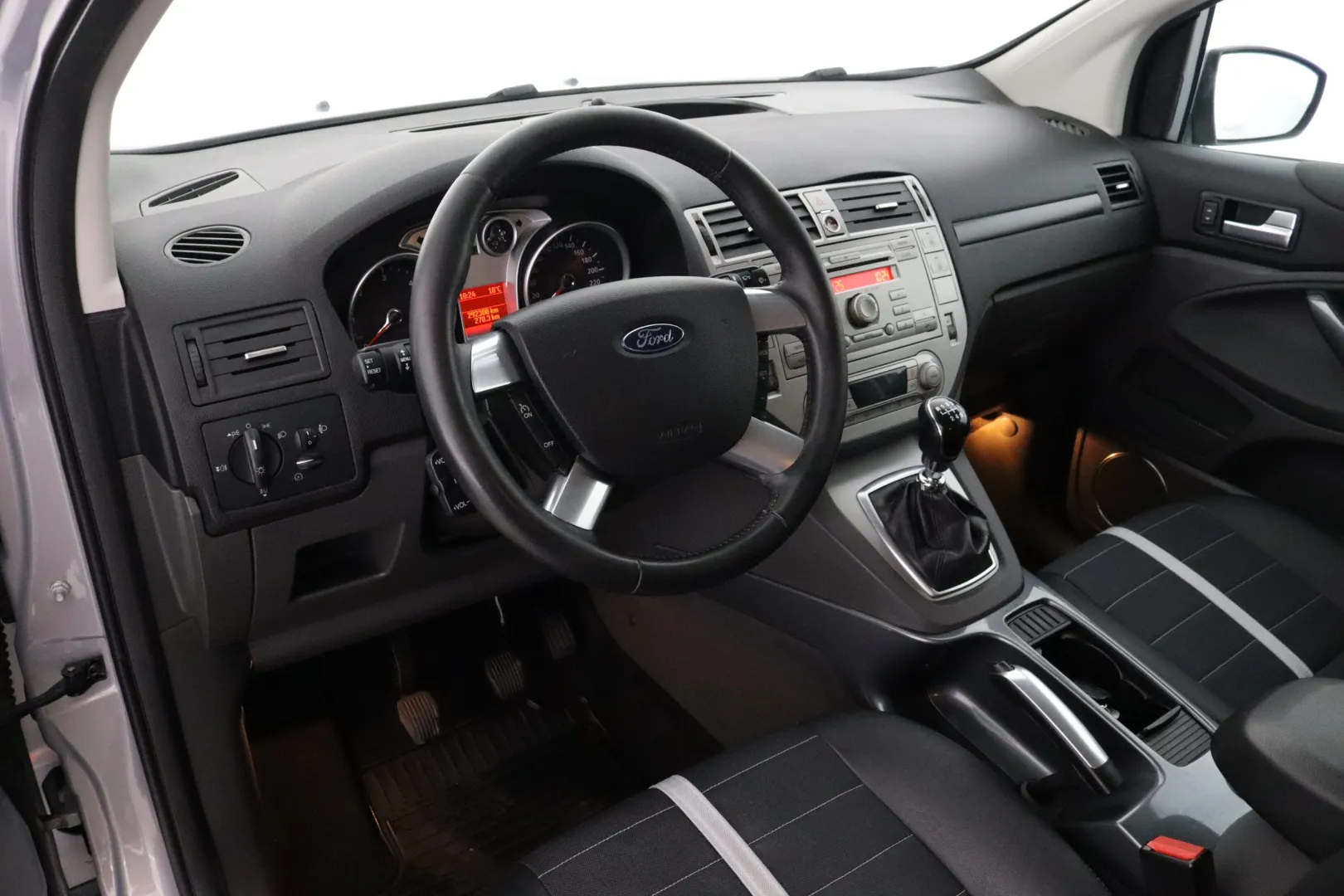 FORD Kuga JHR-469 carousel image