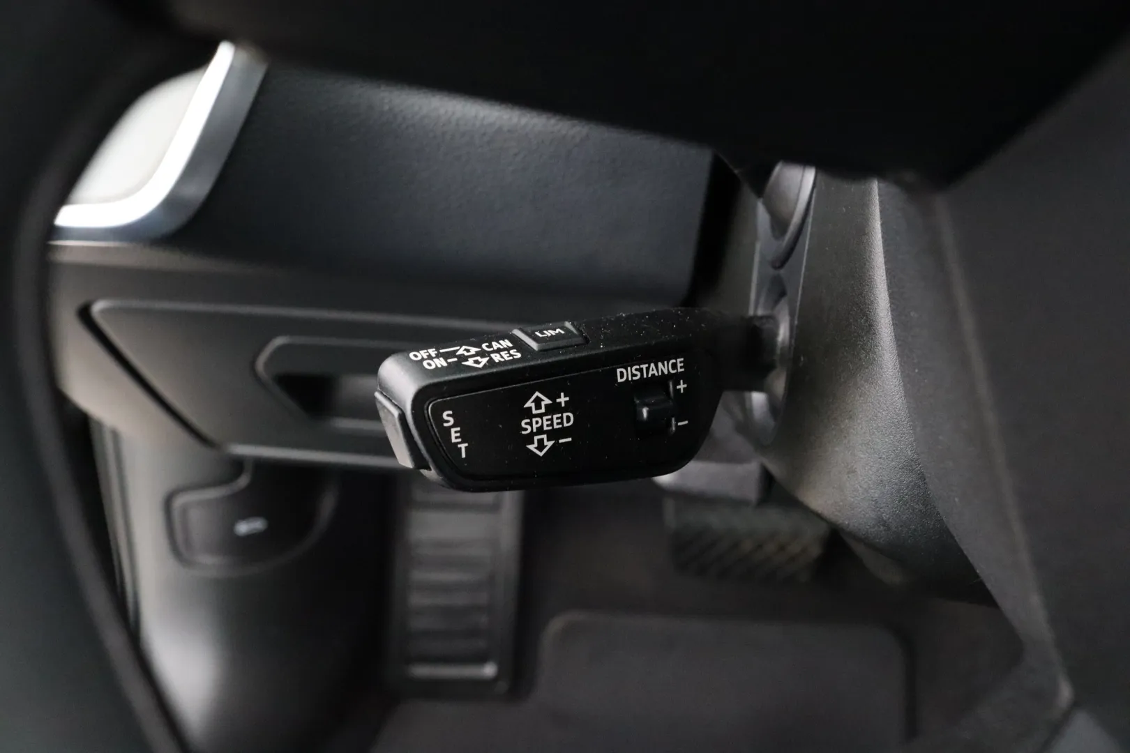 AUDI A6 JLM-310 carousel image