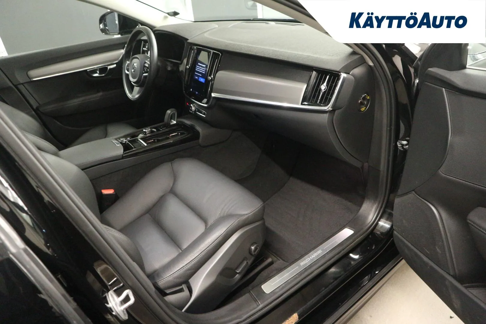 VOLVO V90 XRK-408 carousel image