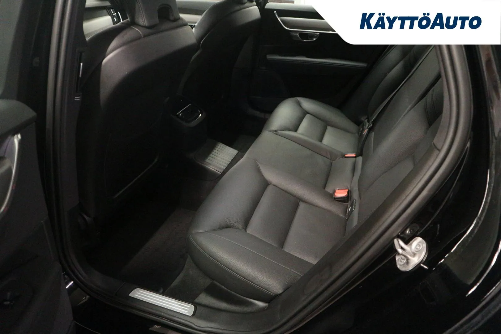 VOLVO V90 XRK-408 carousel image