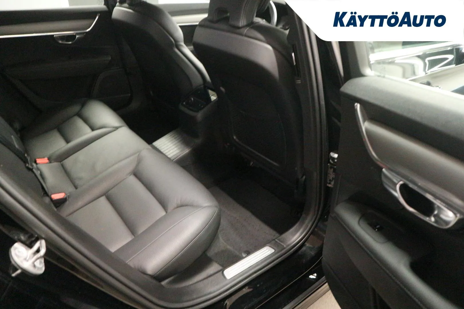 VOLVO V90 XRK-408 carousel image