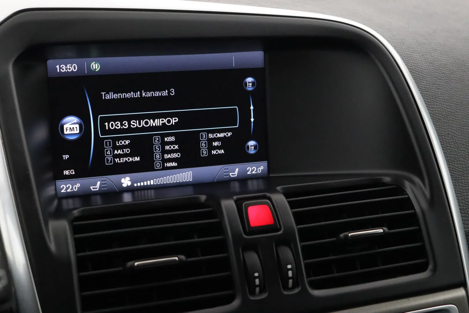 VOLVO XC60 ZKB-456 carousel image