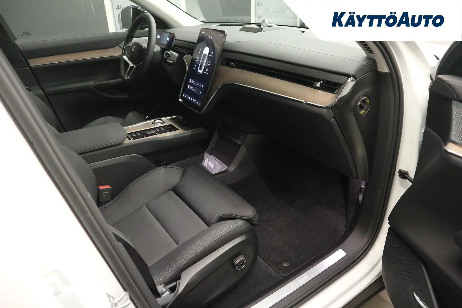 Volvo EX90 MRM-972 carousel image