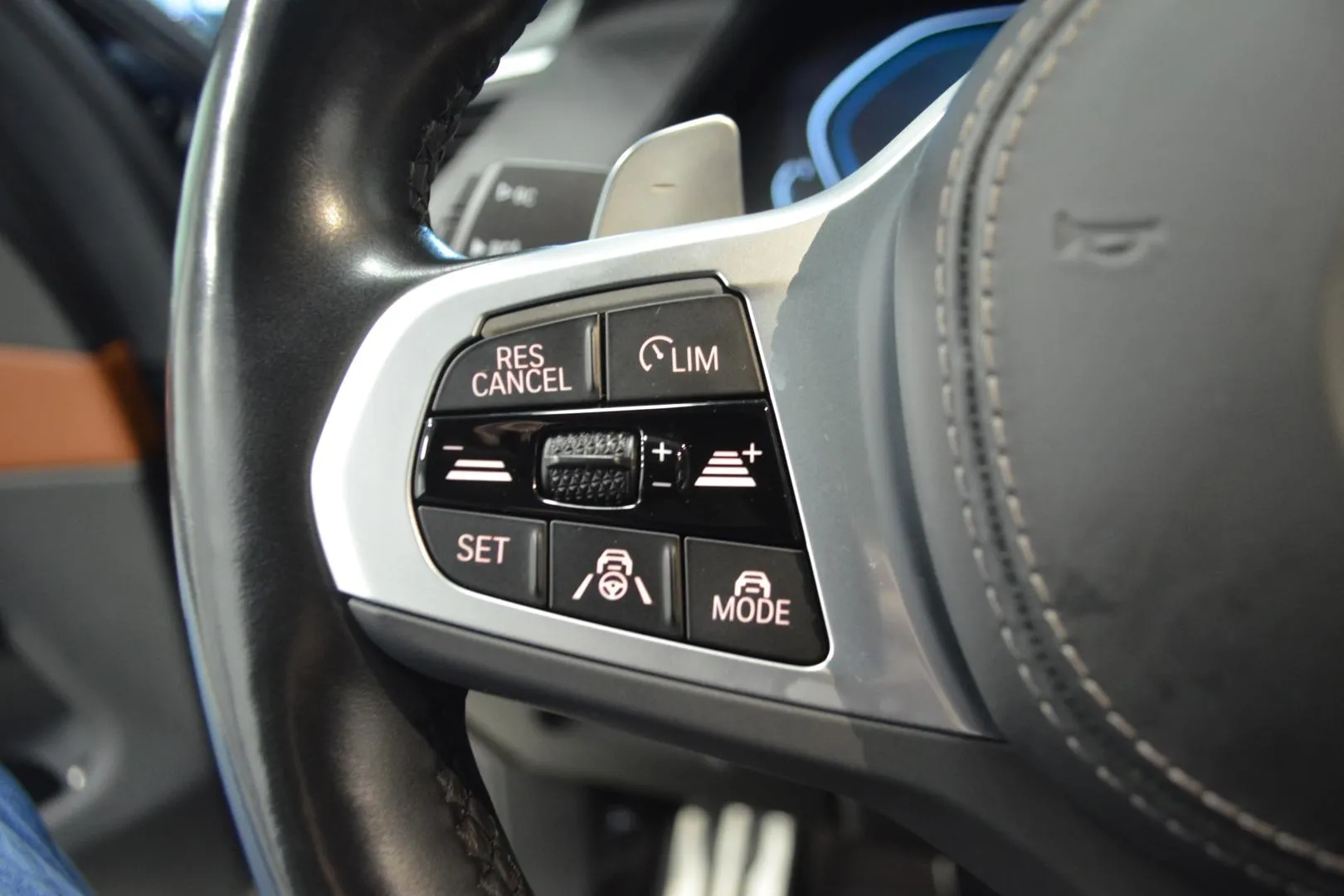 BMW X5 RUZ-272 carousel image