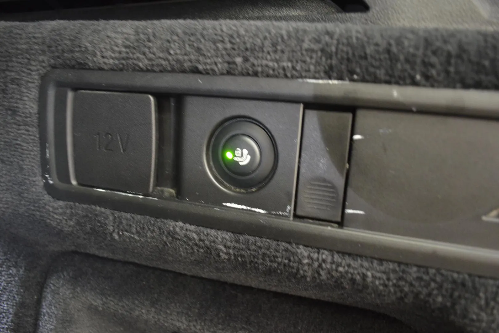 BMW X5 RUZ-272 carousel image