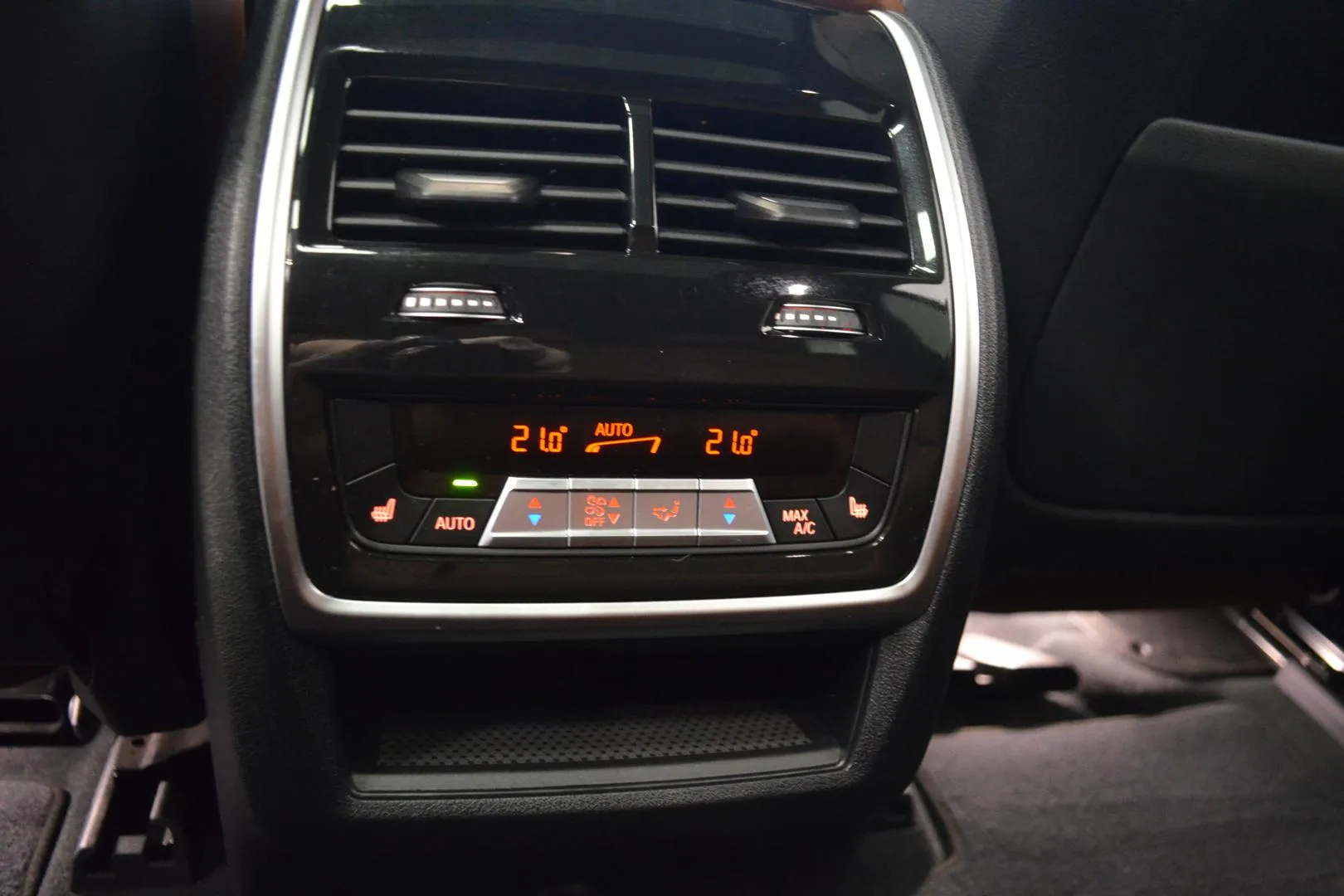 BMW X5 RUZ-272 carousel image