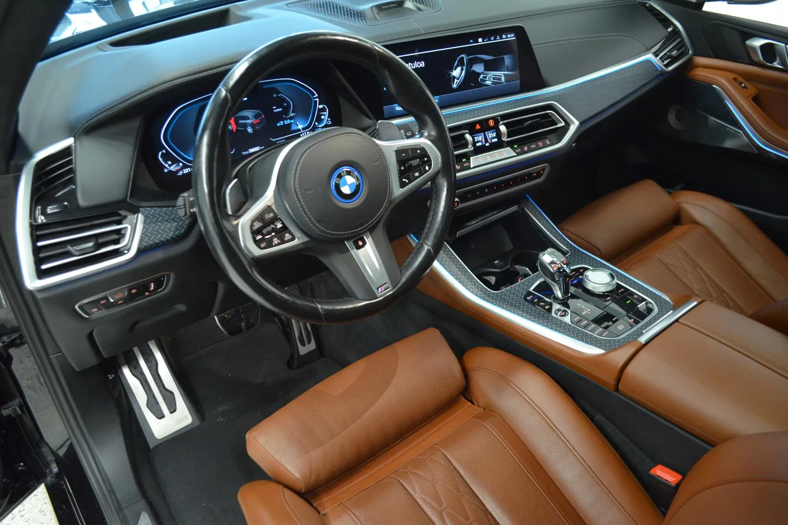 BMW X5 RUZ-272 carousel image