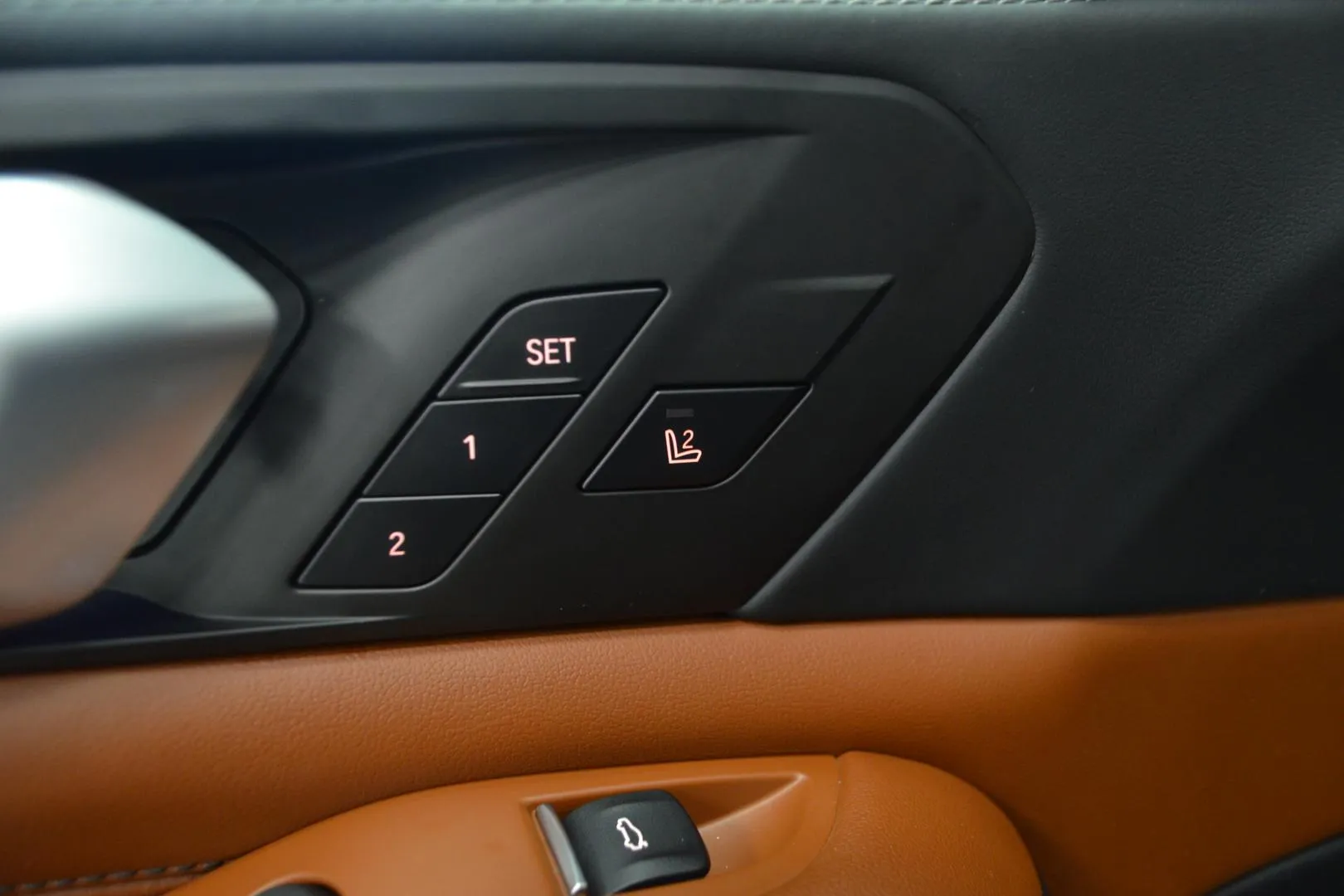 BMW X5 RUZ-272 carousel image
