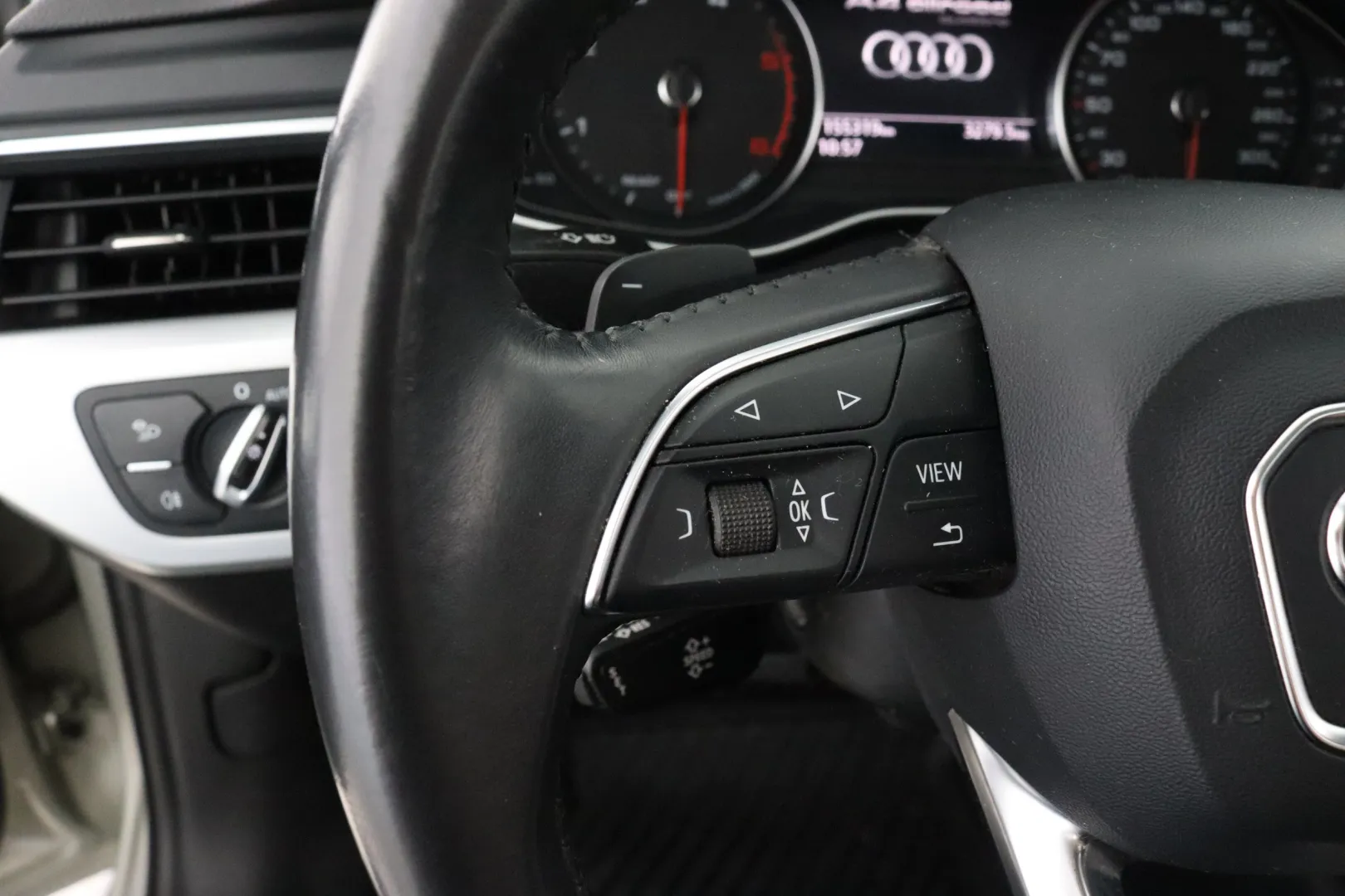 AUDI A4 allroad quattro CKS-782 carousel image