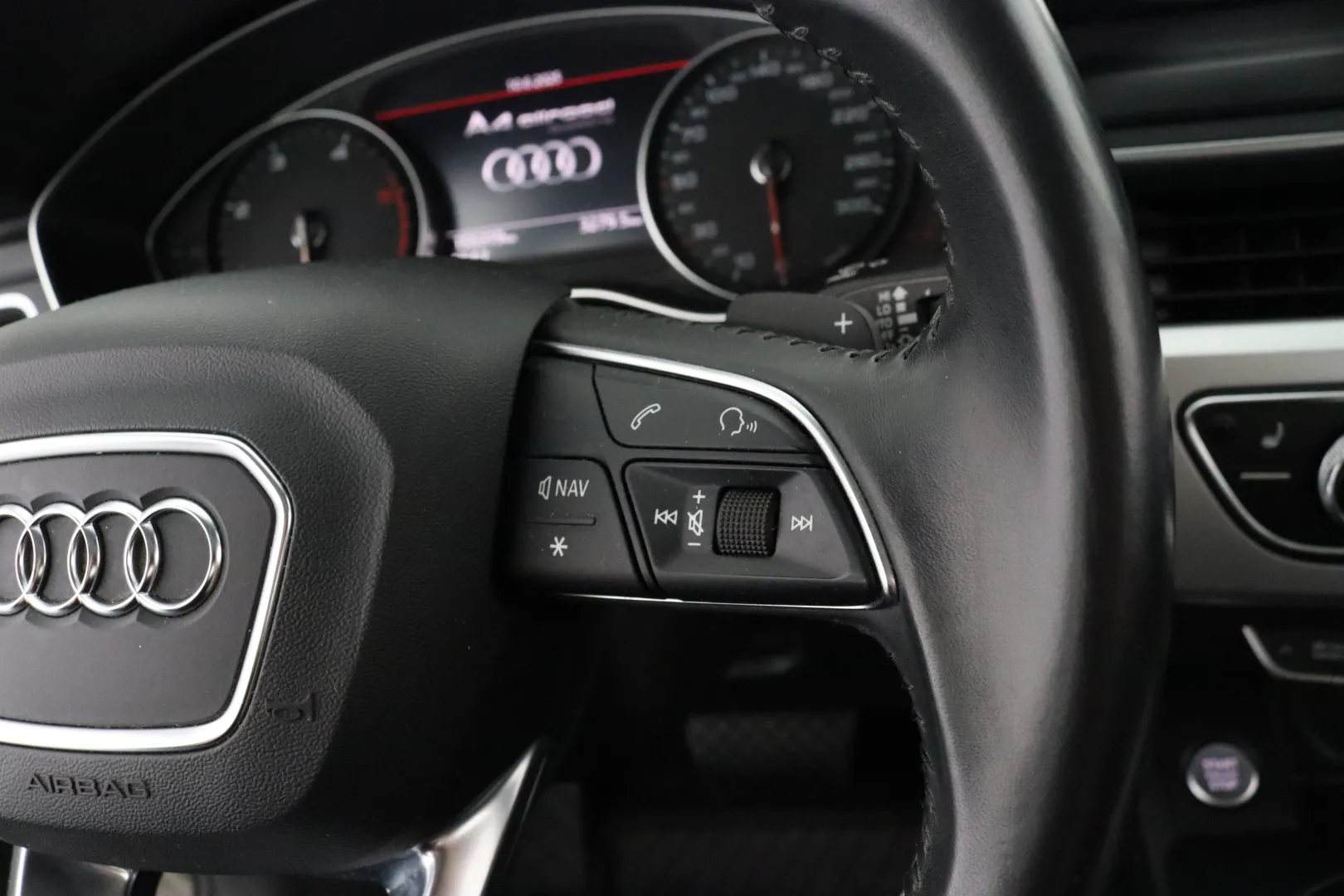 AUDI A4 allroad quattro CKS-782 carousel image