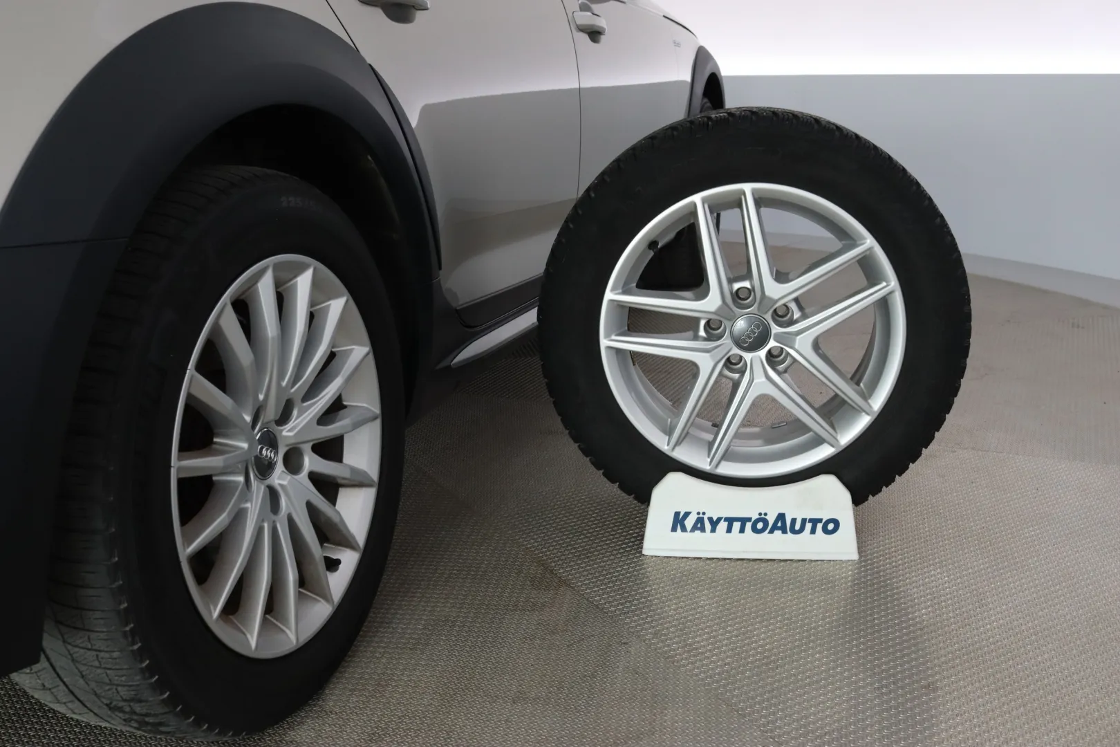 AUDI A4 allroad quattro CKS-782 carousel image