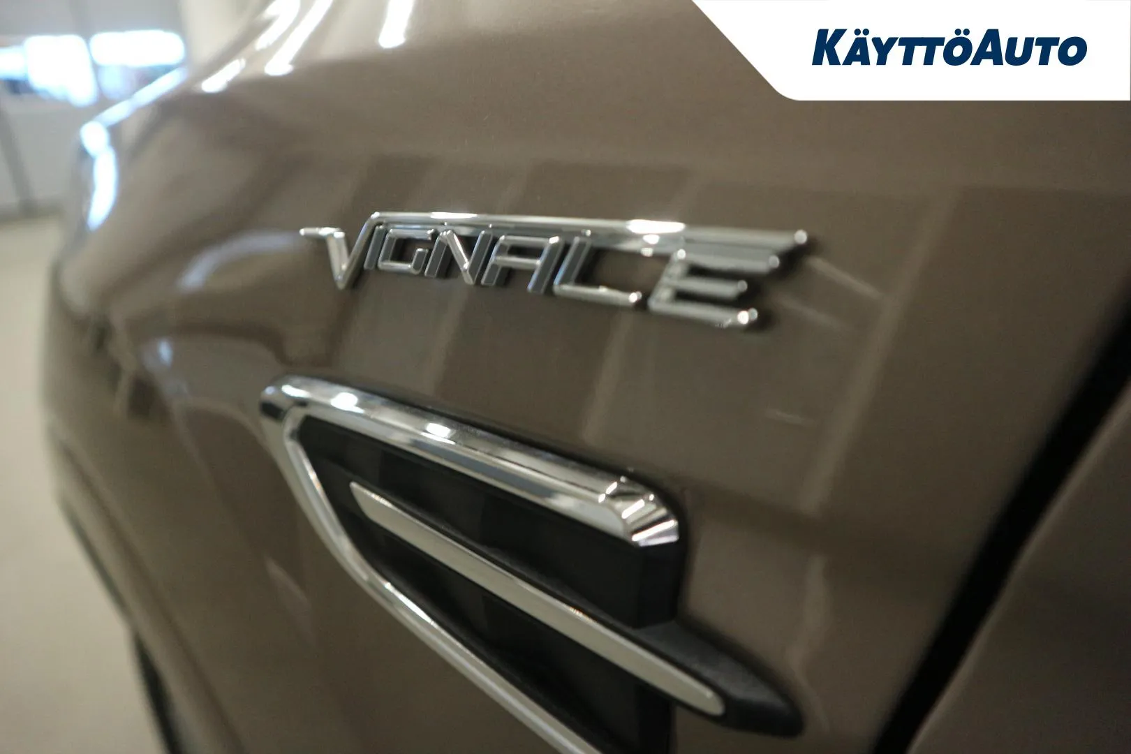 FORD Kuga ZLP-526 carousel image