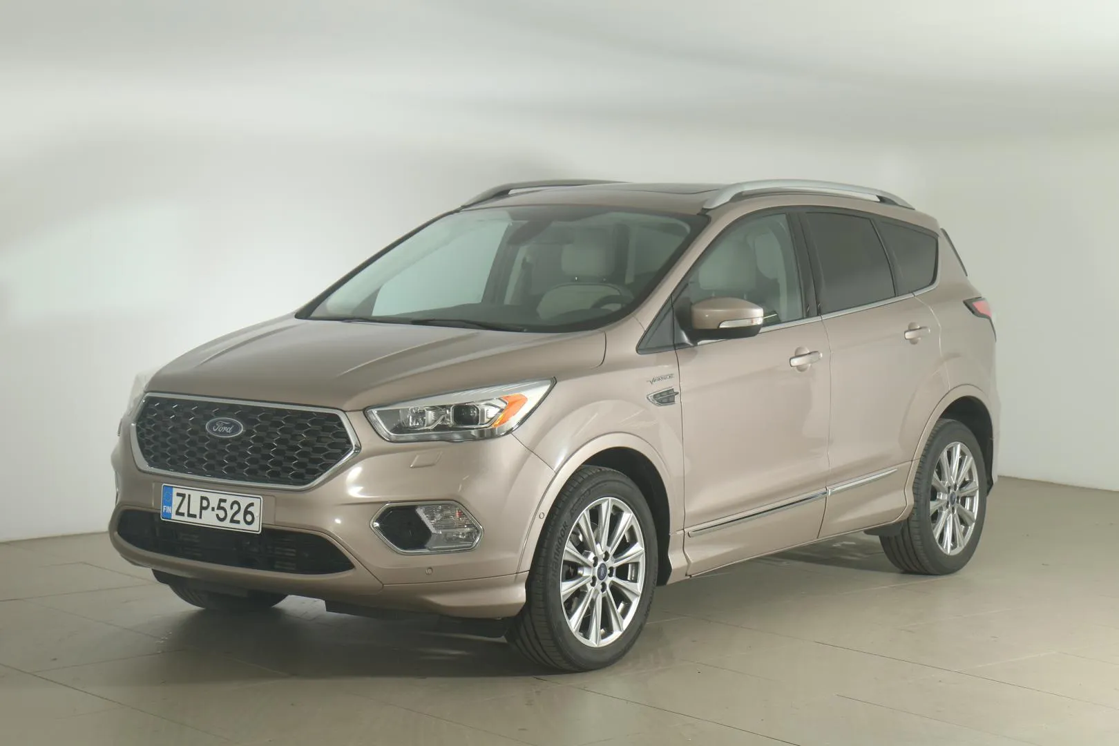 FORD Kuga ZLP-526 carousel image