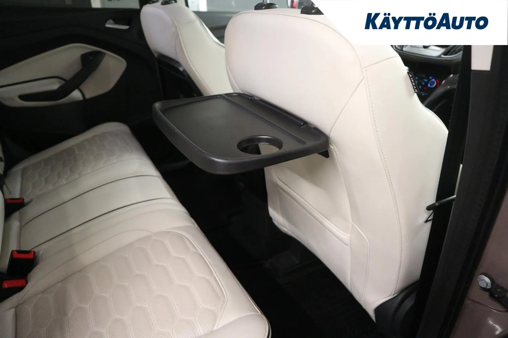 FORD Kuga ZLP-526 carousel image