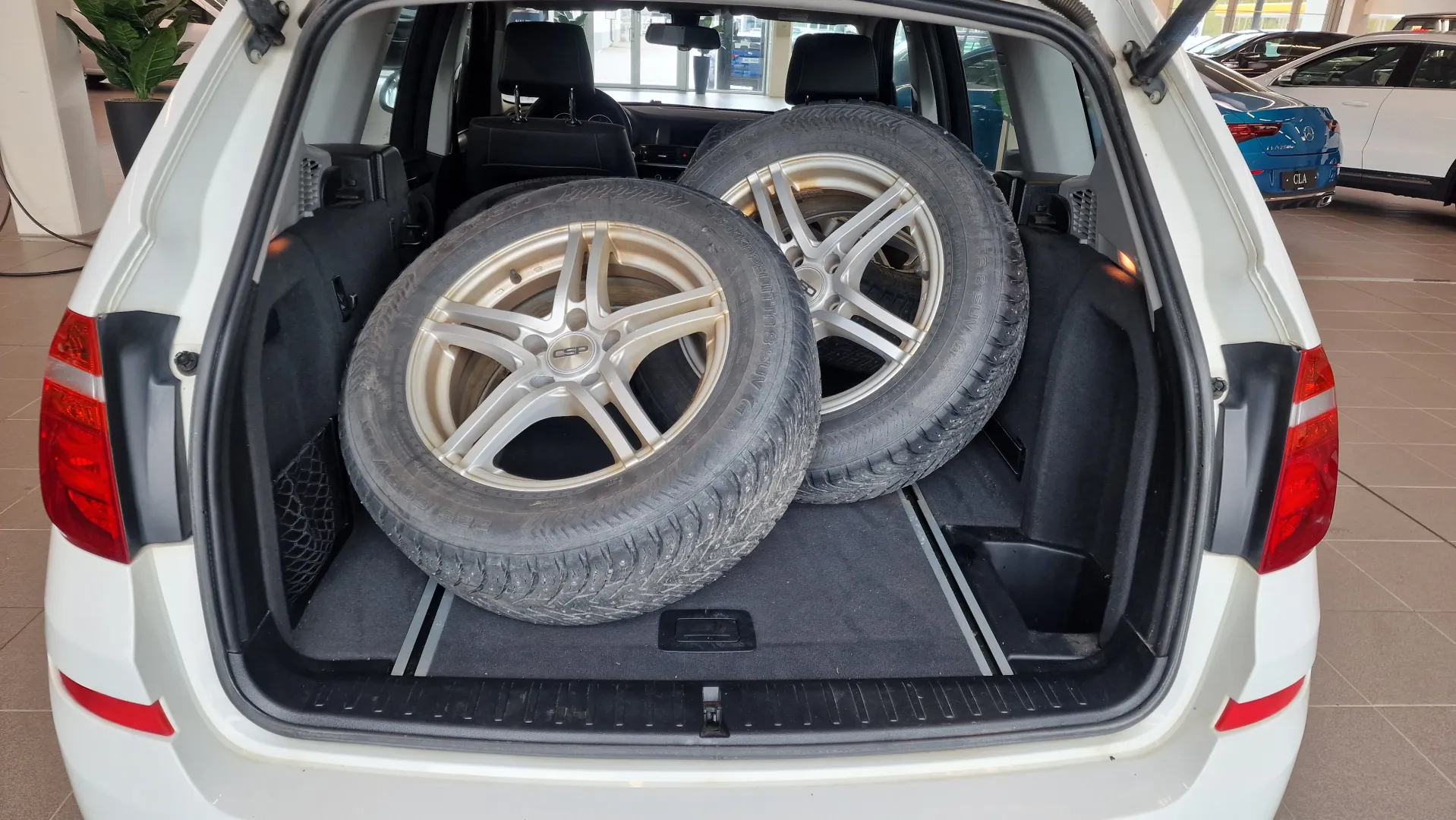 BMW X3 OUT-372 carousel image