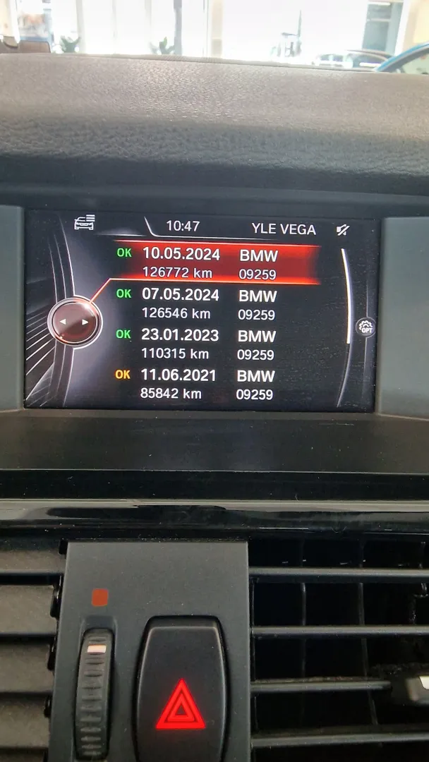 BMW X3 OUT-372 carousel image