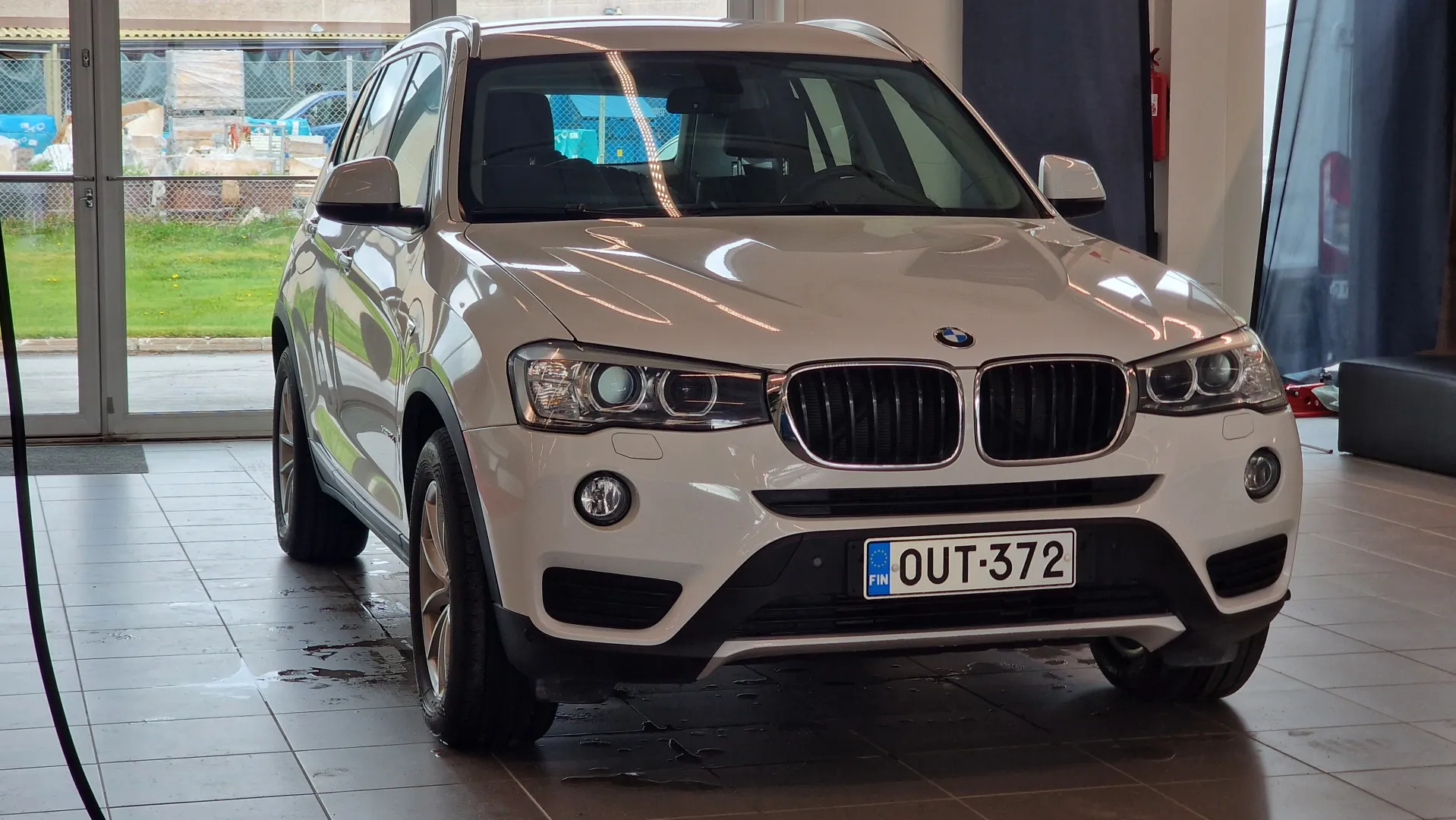 BMW X3 OUT-372 carousel image
