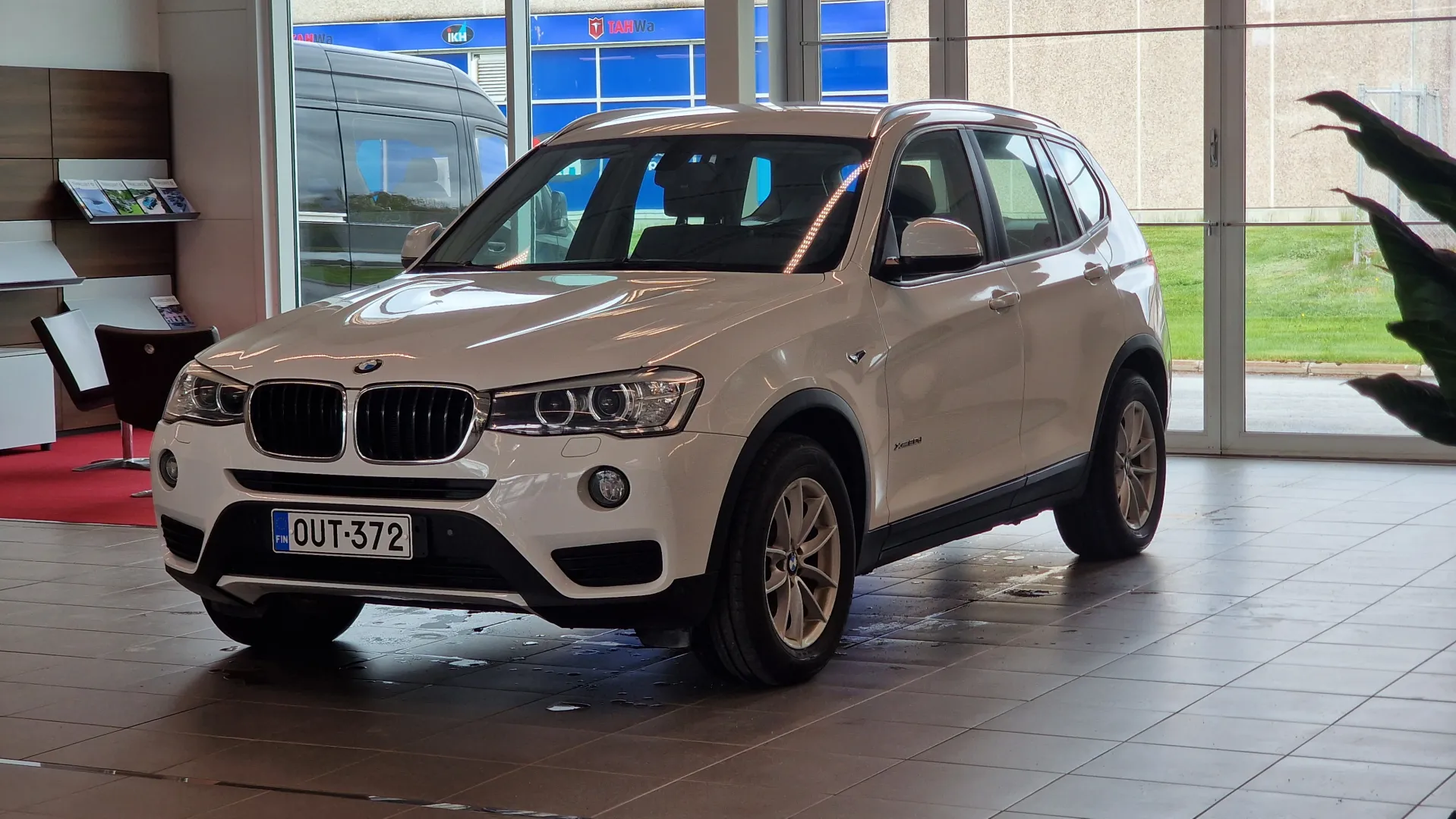 BMW X3 OUT-372 carousel image