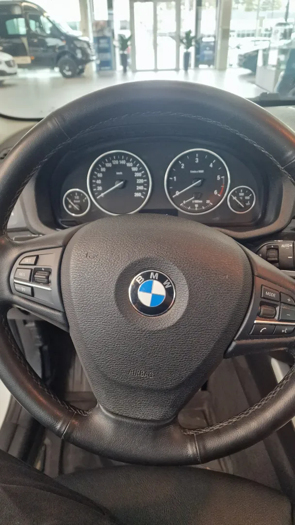 BMW X3 OUT-372 carousel image