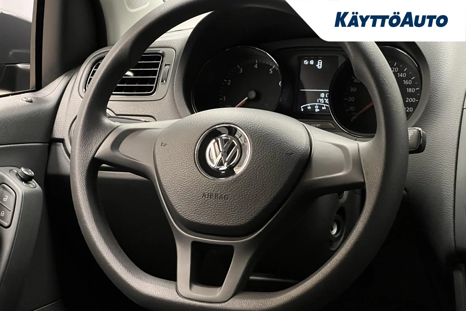 VOLKSWAGEN Polo FMM-757 carousel image