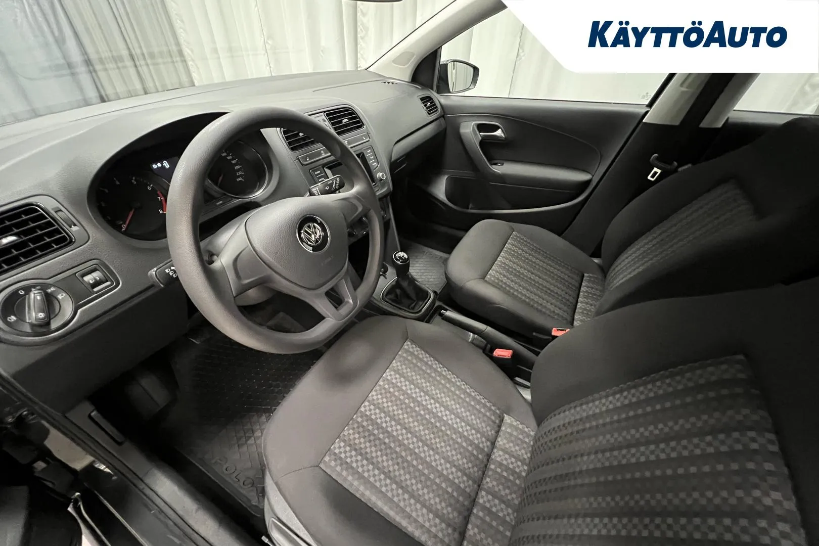 VOLKSWAGEN Polo FMM-757 carousel image