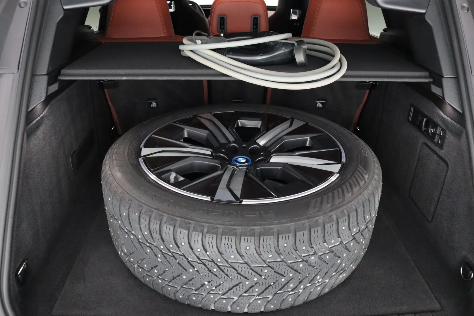BMW iX FOT-589 carousel image