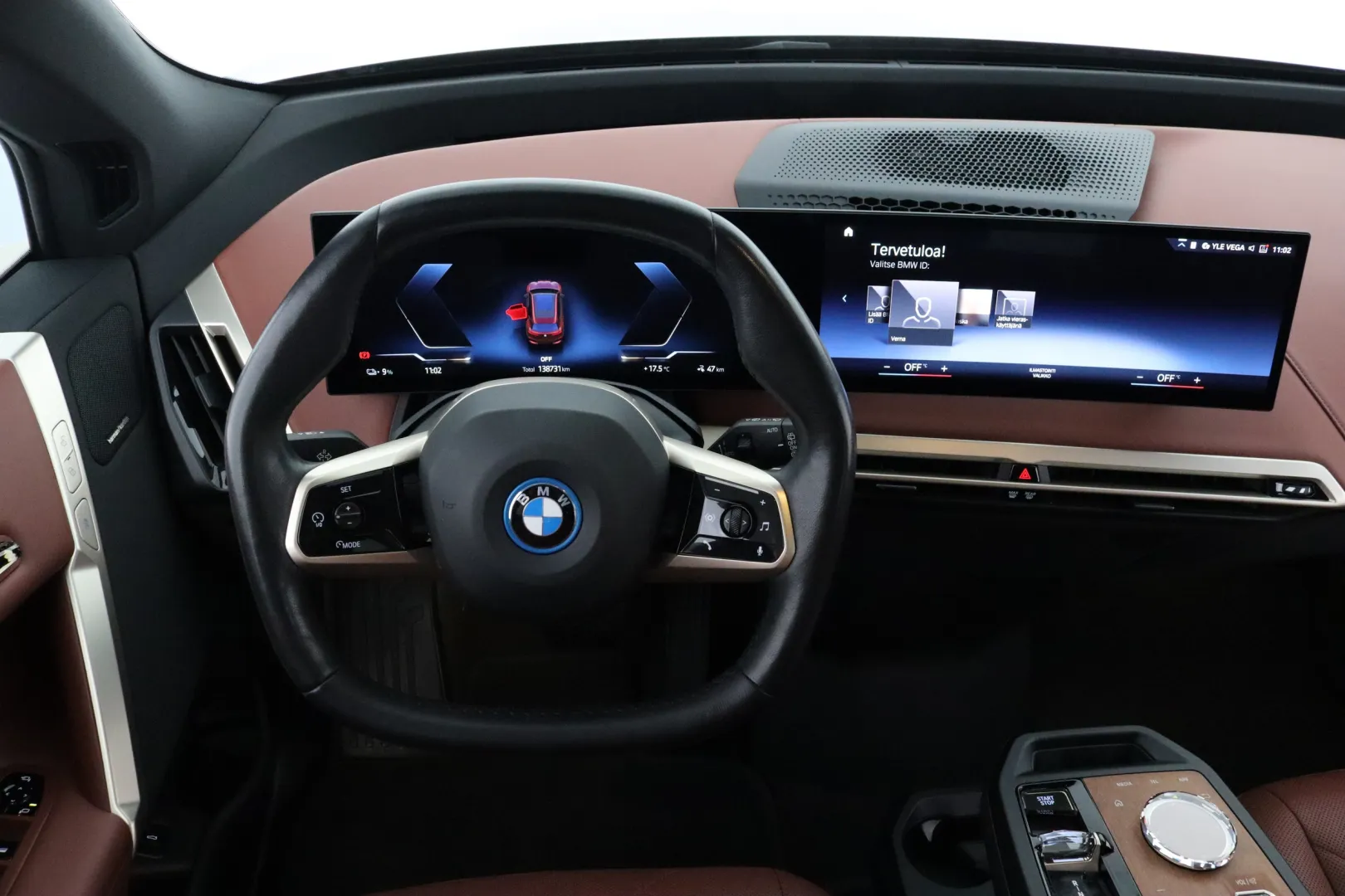 BMW iX FOT-589 carousel image
