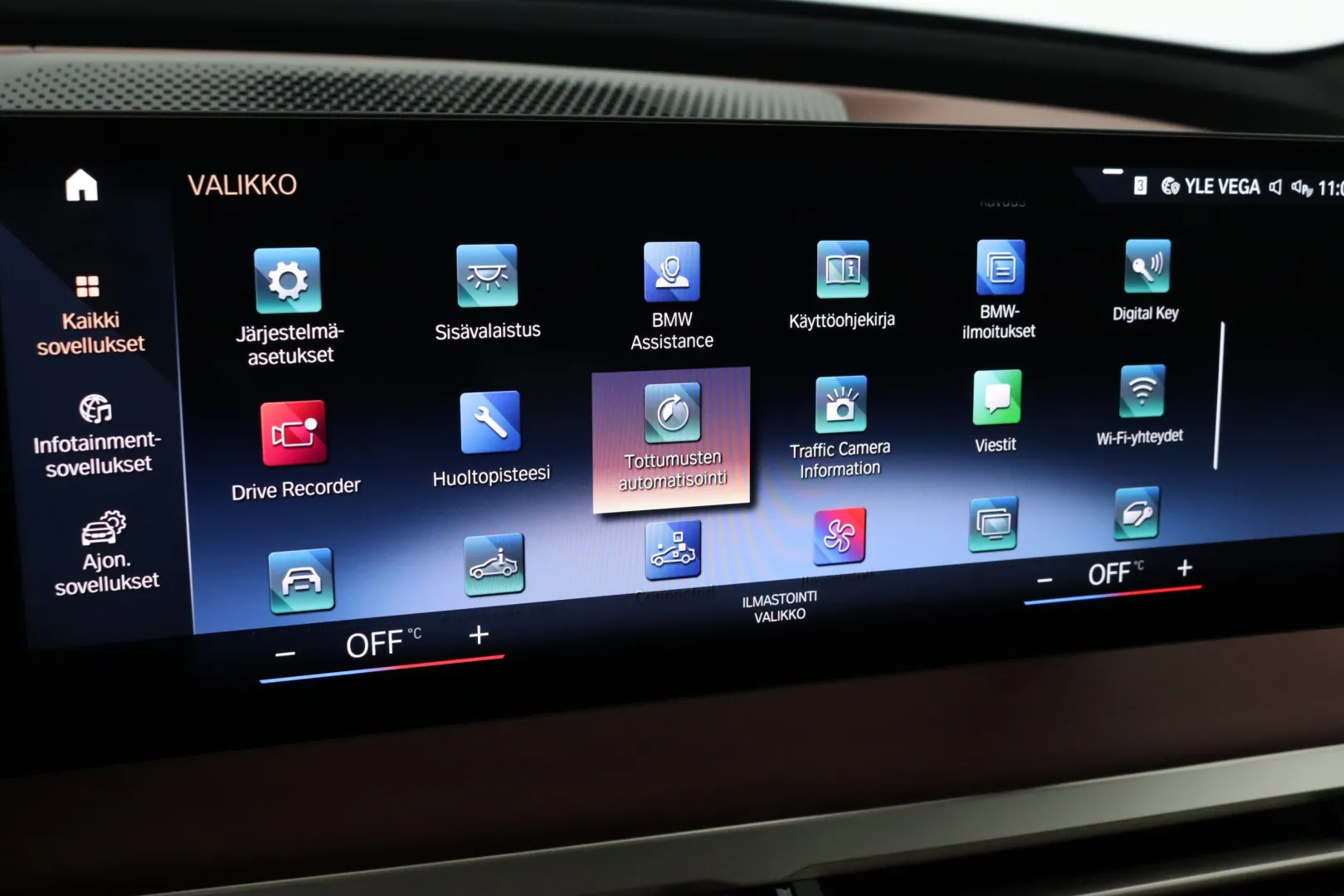 BMW iX FOT-589 carousel image
