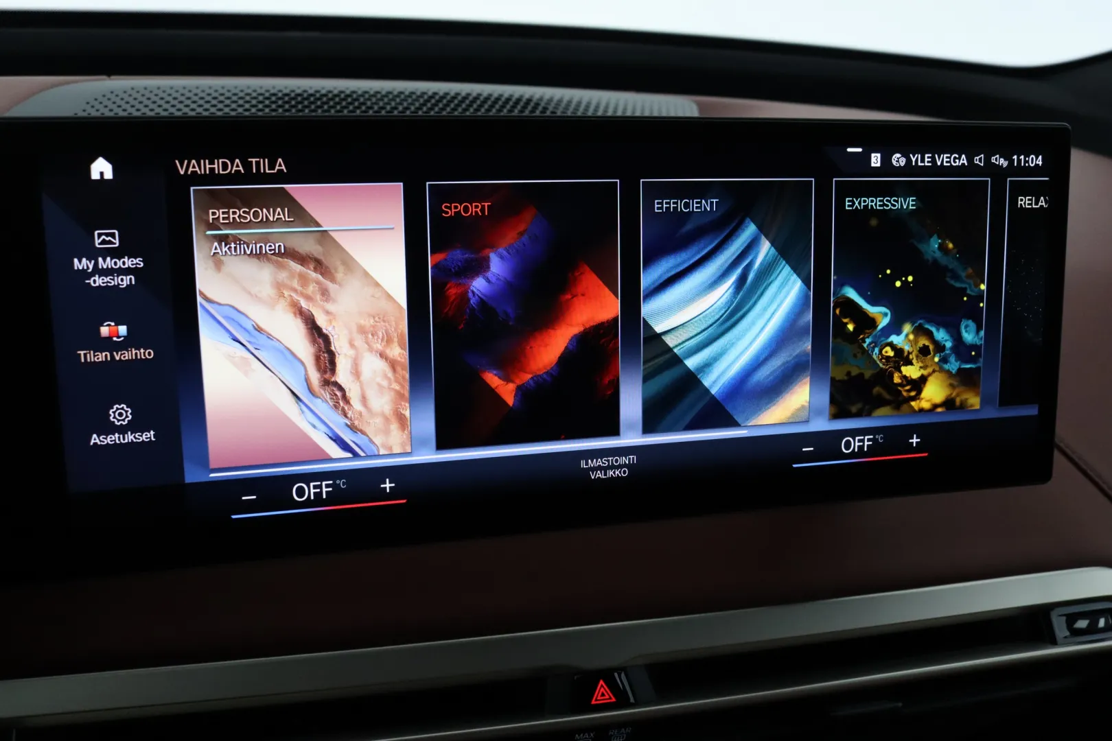 BMW iX FOT-589 carousel image