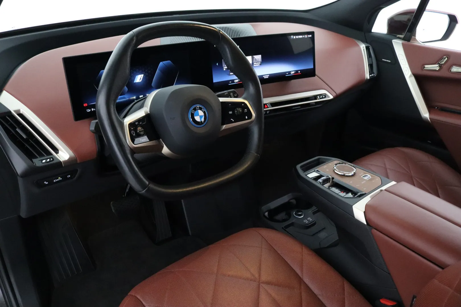 BMW iX FOT-589 carousel image