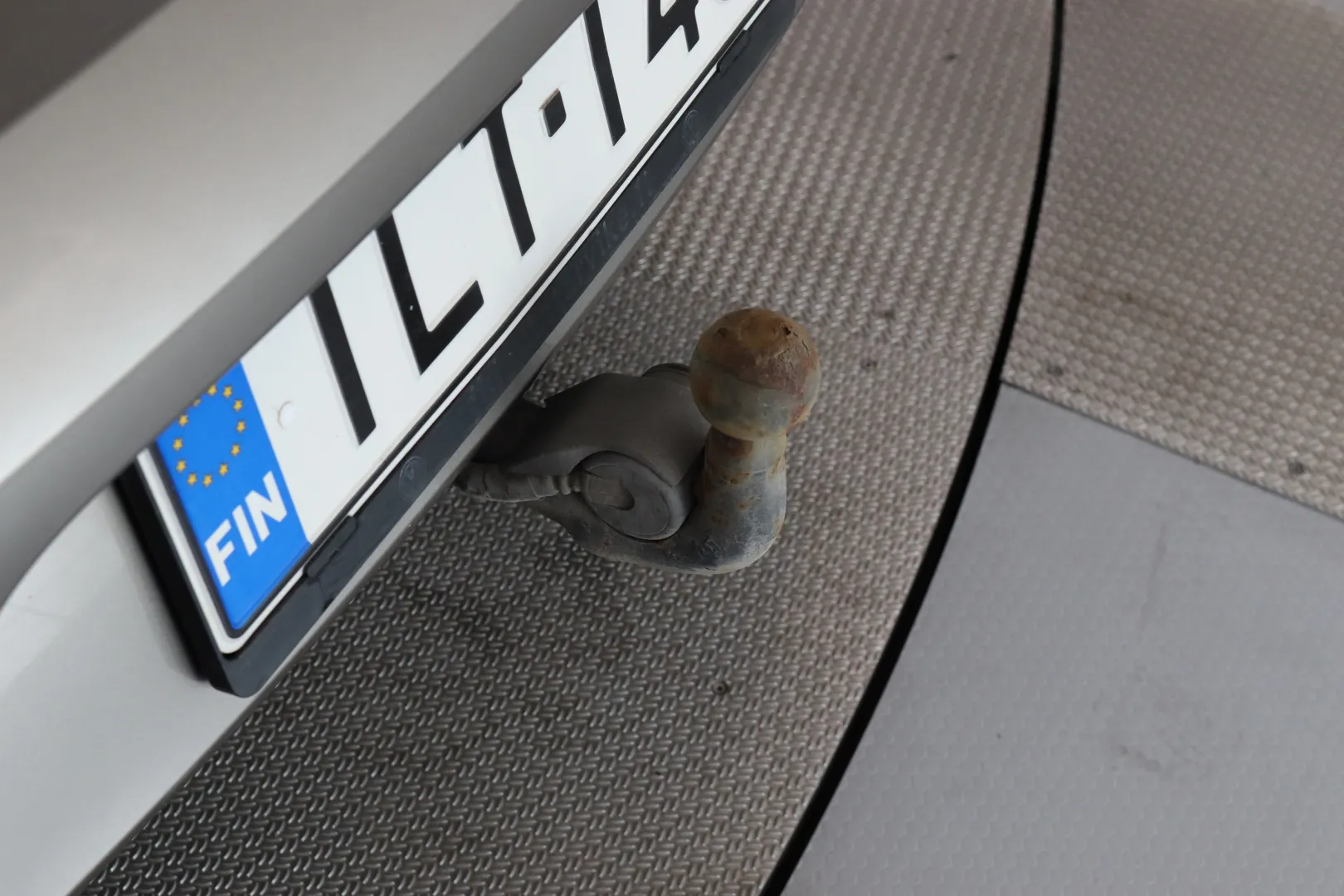 VOLKSWAGEN Passat ILT-140 carousel image