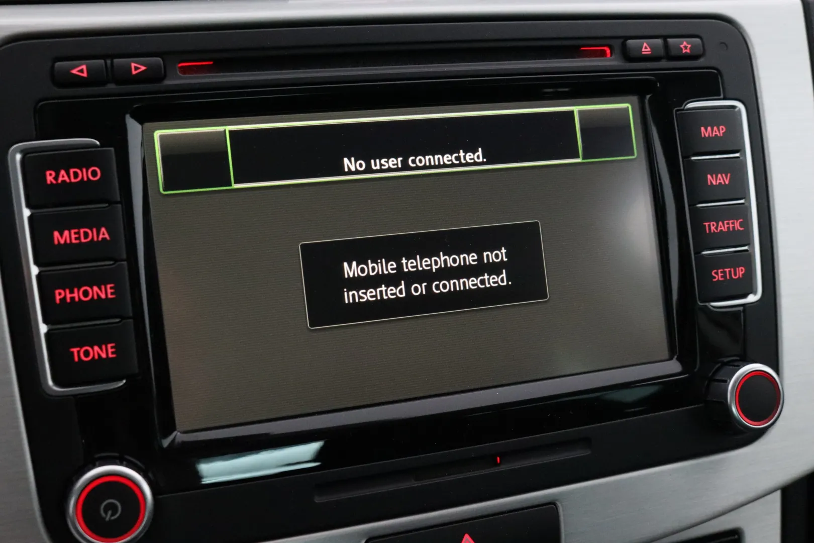 VOLKSWAGEN Passat ILT-140 carousel image