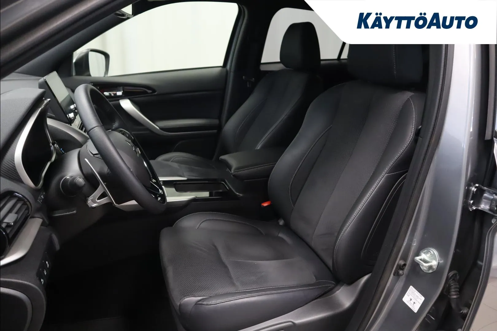 MITSUBISHI Eclipse Cross YKV-995 carousel image