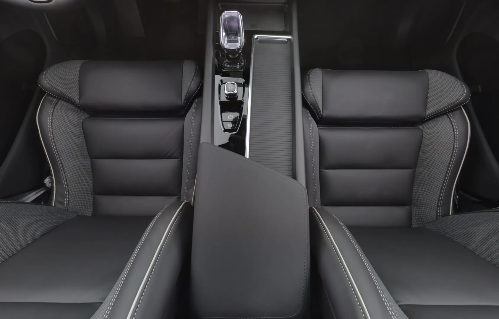 Volvo XC60 ZPM-597 carousel image