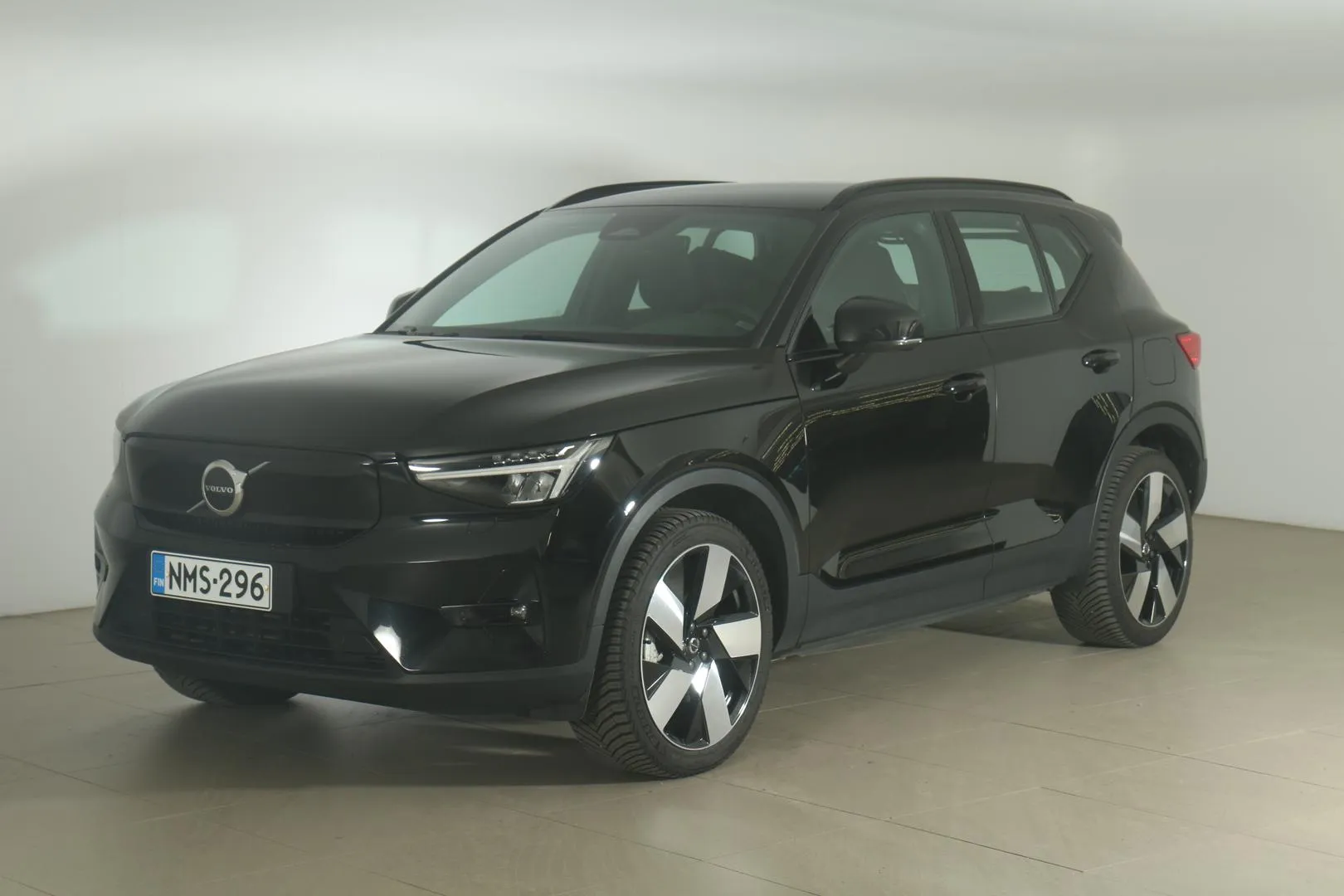 VOLVO XC40 NMS-296 carousel image