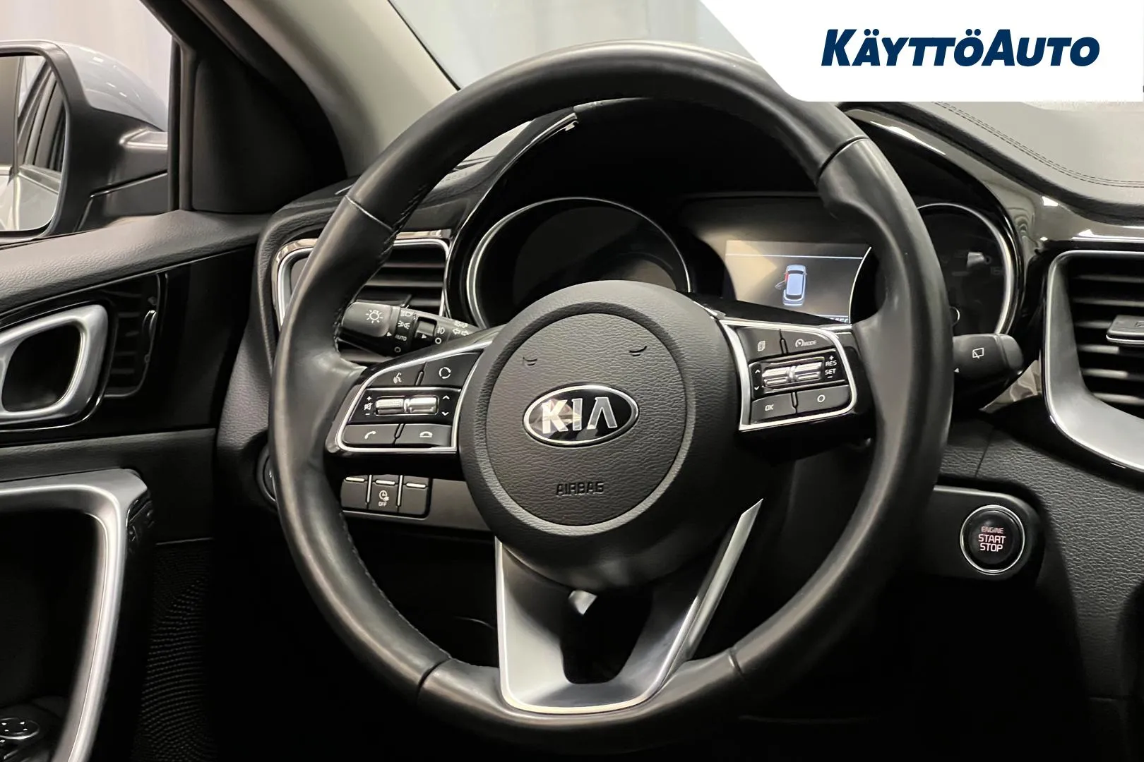KIA Ceed OZA-437 carousel image