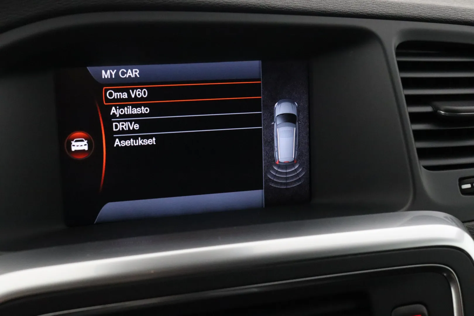 VOLVO V60 VXA-774 carousel image